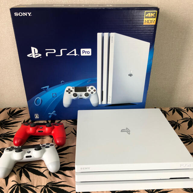 PlayStation 4 Pro ホワイト 1TB PS4 CHU-7200