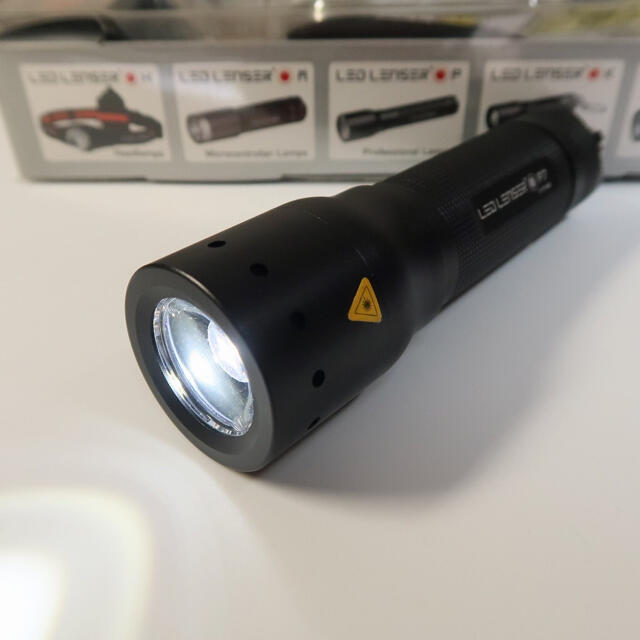 LED LENSER P7 スポーツ/アウトドアのアウトドア(ライト/ランタン)の商品写真