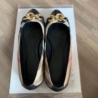 BURBERRYフラットシューズ イタリア製-