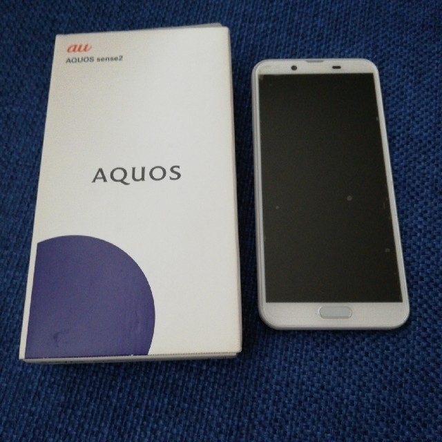 au(エーユー)のau AQUOS sense2 SHV43 シルキーホワイト スマホ/家電/カメラのスマートフォン/携帯電話(スマートフォン本体)の商品写真