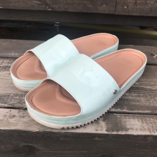 アグ(UGG)のUGG／レザー／サンダル(サンダル)