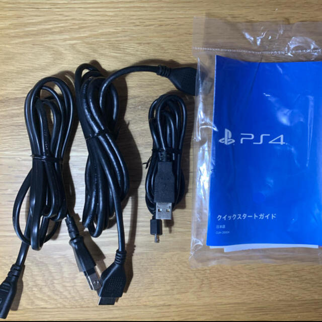 PlayStation4(プレイステーション4)のPS4 ブラック　500GB モンハン付き エンタメ/ホビーのゲームソフト/ゲーム機本体(家庭用ゲーム機本体)の商品写真