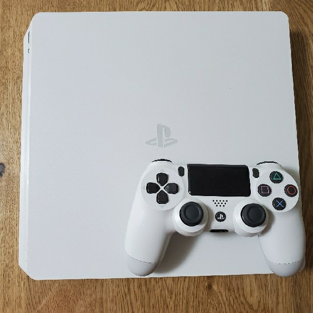 PlayStation4(プレイステーション4)のPS4 プレイステーション4　CUH-2000B ホワイト エンタメ/ホビーのゲームソフト/ゲーム機本体(家庭用ゲーム機本体)の商品写真