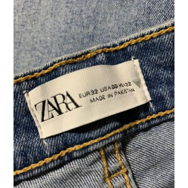 ZARA(ザラ)のZARA クロップドフレアジーンズ　32 美品 レディースのパンツ(デニム/ジーンズ)の商品写真