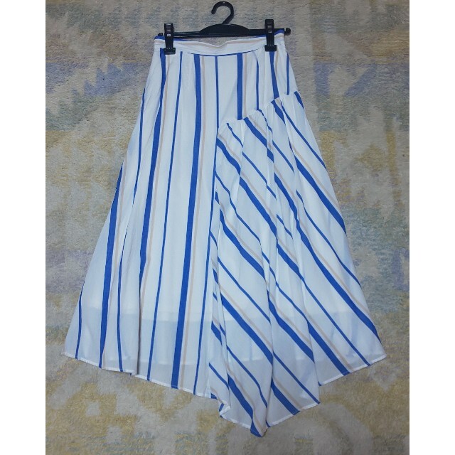 Andemiu(アンデミュウ)の再値下げ アンデミュウ ストライプスカート レディースのスカート(ひざ丈スカート)の商品写真