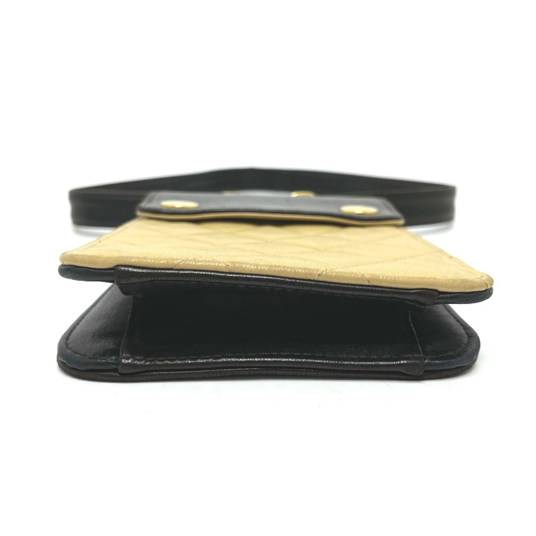 CHANEL - シャネル CHANEL マトラッセ バイカラー カバン ポーチ CHANEL - シャネル CHANEL マトラッセ バイカラー カバン ポーチ