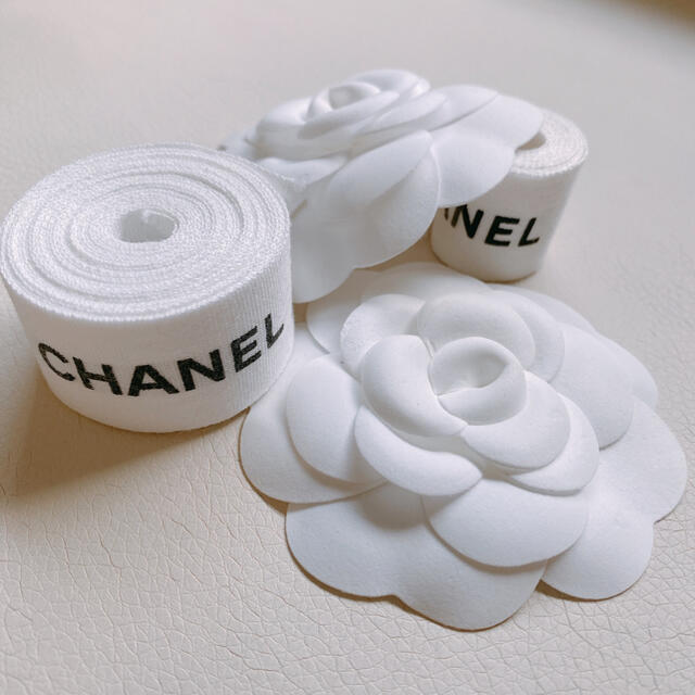 CHANEL(シャネル)のCHANEL ラッピングセット／リボン カメリア インテリア/住まい/日用品のオフィス用品(ラッピング/包装)の商品写真