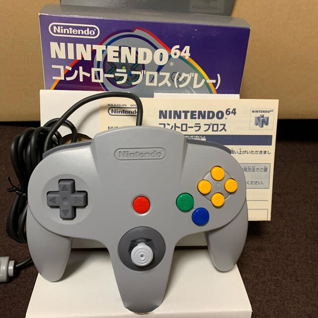 NINTENDO 64(ニンテンドウ64)の轟天様専用  Nintendo64 限定モデル(ゴールド)+コントローラーセット エンタメ/ホビーのゲームソフト/ゲーム機本体(家庭用ゲーム機本体)の商品写真