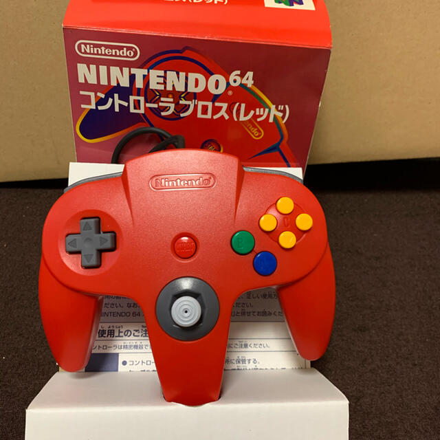 NINTENDO 64(ニンテンドウ64)の轟天様専用  Nintendo64 限定モデル(ゴールド)+コントローラーセット エンタメ/ホビーのゲームソフト/ゲーム機本体(家庭用ゲーム機本体)の商品写真