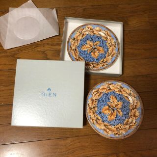 アンソロポロジー(Anthropologie)のジアン フランス GIENどんぐりベージュとブルー皿2枚セット feuilles(食器)