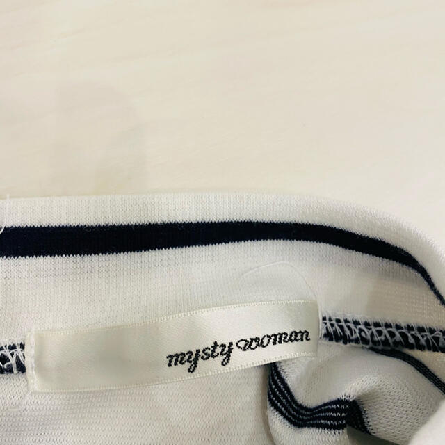 mysty woman(ミスティウーマン)の美品【mysty woman】ボーダーTシャツ　バックリボン　フリーサイズ レディースのトップス(Tシャツ(半袖/袖なし))の商品写真