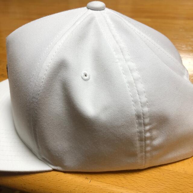 HUF(ハフ)のハフのホワイト　キャップ メンズの帽子(キャップ)の商品写真