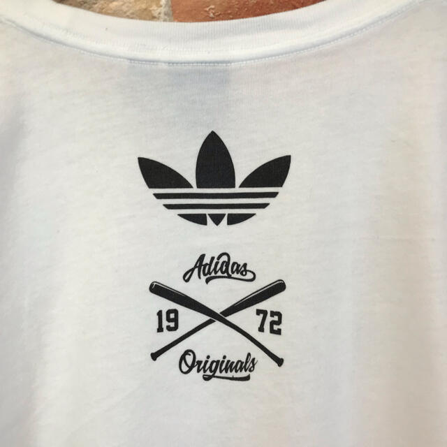 adidas(アディダス)のアディダスオリジナルス　adidas 半袖tシャツ Tシャツ　野球女子　L 白 メンズのトップス(Tシャツ/カットソー(半袖/袖なし))の商品写真