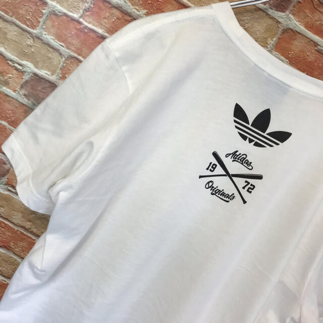 adidas(アディダス)のアディダスオリジナルス　adidas 半袖tシャツ Tシャツ　野球女子　L 白 メンズのトップス(Tシャツ/カットソー(半袖/袖なし))の商品写真