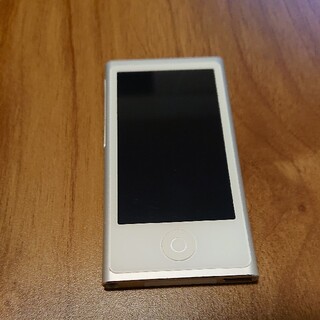 アイポッド(iPod)のipod nano 第7世代 シルバー(ポータブルプレーヤー)