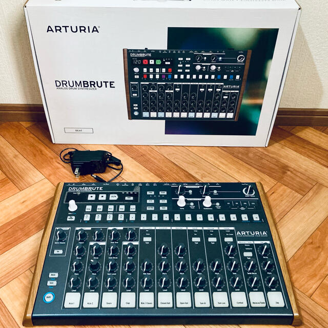 Drumbrute / Arturia 楽器の鍵盤楽器(キーボード/シンセサイザー)の商品写真