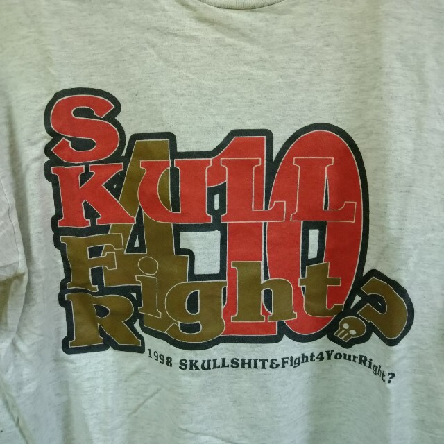 SKULL SHIT(スカルシット)のFIGHT 4 YOUR RIGHT?とSKULL SHITコラボTシャツ メンズのトップス(Tシャツ/カットソー(半袖/袖なし))の商品写真