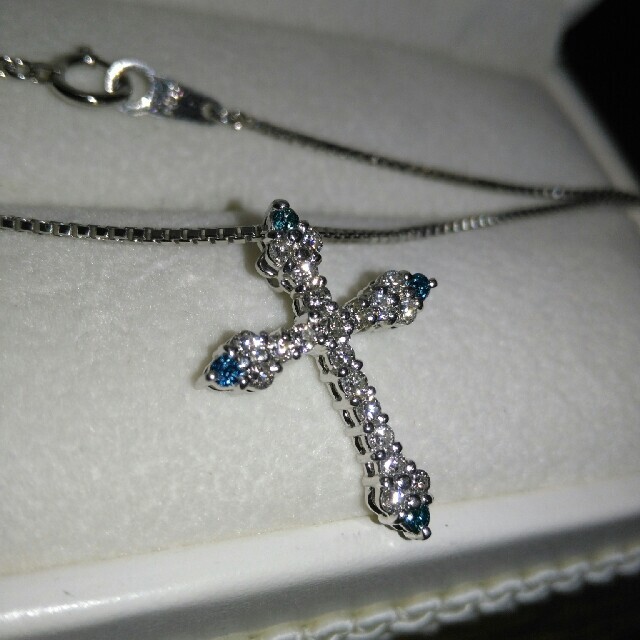 プラチナ ダイヤモンド ネックレス クロスモチーフ ダイヤ0.5ct 十字架