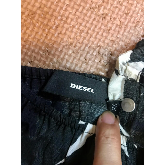 DIESEL(ディーゼル)のDIESEL 吹き出し柄ワンピース　XSサイズ レディースのワンピース(ひざ丈ワンピース)の商品写真