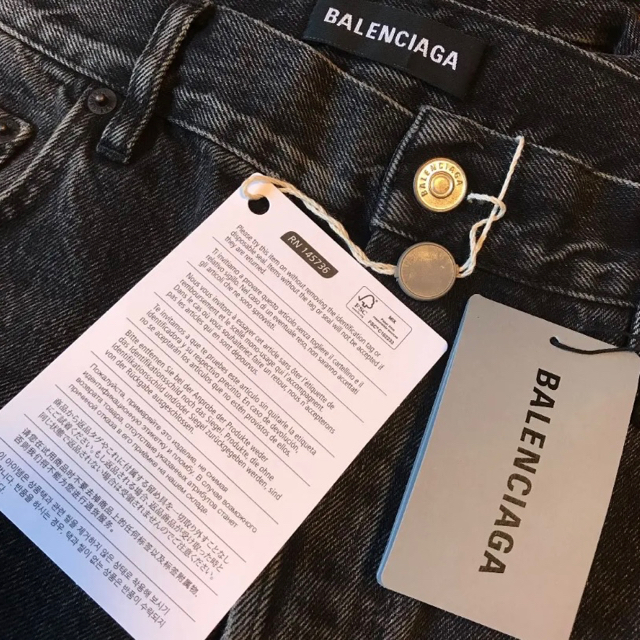 Balenciaga(バレンシアガ)の《新品》BALENCIAGA デニム メンズのパンツ(デニム/ジーンズ)の商品写真