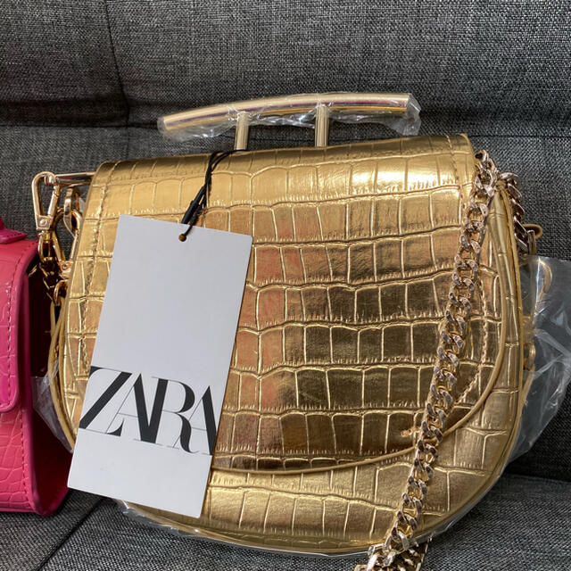 ZARA(ザラ)のザラZARA ショルダーバッグピンクのみ レディースのバッグ(ショルダーバッグ)の商品写真
