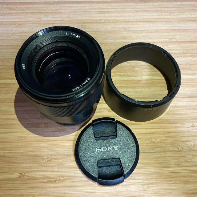 SONY(ソニー)のlogiseさん専用　SEL35F1.8F　SEL85F1.8 計2本セット スマホ/家電/カメラのカメラ(レンズ(単焦点))の商品写真