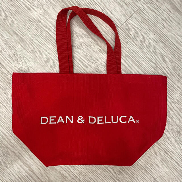 DEAN & DELUCA(ディーンアンドデルーカ)のDENA &DELUCAトートバック　赤 レディースのバッグ(トートバッグ)の商品写真