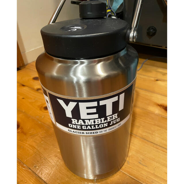 HILLEBERG(ヒルバーグ)のYETI 真空断熱保冷 イエティ　YETI  　1ガロン　新品未使用　完売品 スポーツ/アウトドアのアウトドア(その他)の商品写真