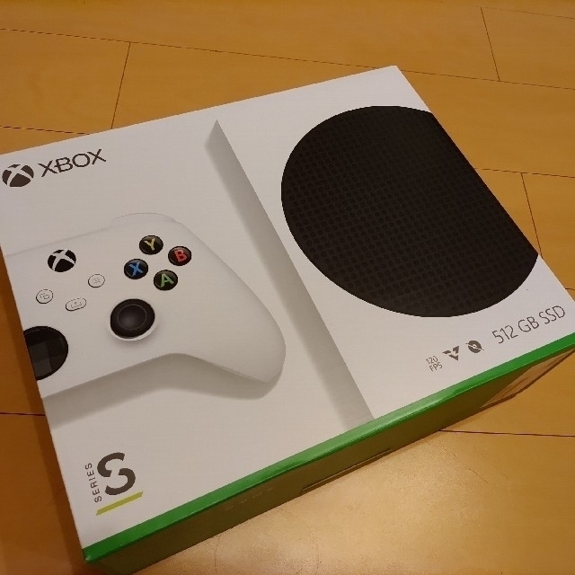 Xbox(エックスボックス)のXbox Series S本体　コントローラーカバー付 エンタメ/ホビーのゲームソフト/ゲーム機本体(家庭用ゲーム機本体)の商品写真