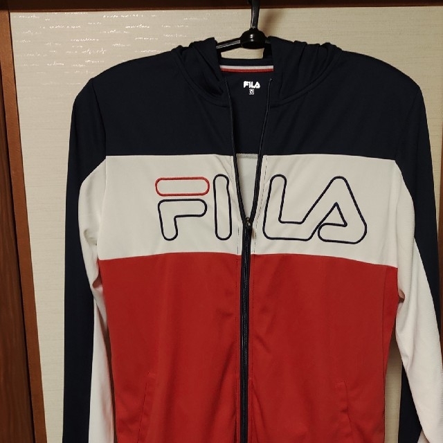 forælder kapre salat FILA - FILA フィラビッグロゴ パーカー ＸＬの通販 by ももこてつ's shop｜フィラならラクマ