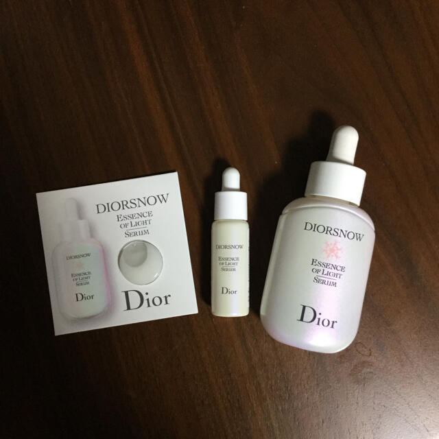 Dior(ディオール)のDior スノー アルティメット エッセンス オブ ライト　セット コスメ/美容のスキンケア/基礎化粧品(美容液)の商品写真