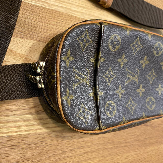 LOUIS VUITTON(ルイヴィトン)のルイヴィトン　ボディバック　ポシェット　モノグラム　m51870 レディースのバッグ(ボディバッグ/ウエストポーチ)の商品写真