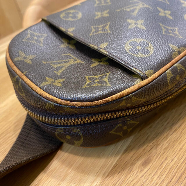 LOUIS VUITTON(ルイヴィトン)のルイヴィトン　ボディバック　ポシェット　モノグラム　m51870 レディースのバッグ(ボディバッグ/ウエストポーチ)の商品写真