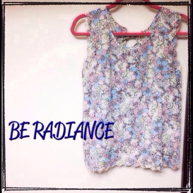 BE RADIANCE(ビーラディエンス)のBE RADIANCE花柄トップス レディースのトップス(カットソー(半袖/袖なし))の商品写真