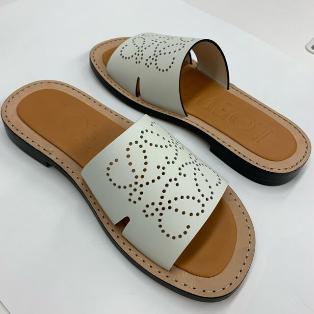 LOEWE - LOEWE ロエベ アナグラム パーフォレーテッド レザー LOEWE - LOEWE ロエベ アナグラム パーフォレーテッド レザー