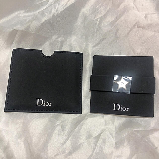 Christian Dior(クリスチャンディオール)の【新品】ディオール ブラック カバー付き ハンドミラー 手鏡 非売品 レディースのファッション小物(ミラー)の商品写真