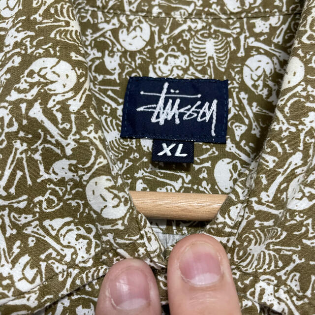 STUSSY(ステューシー)の希少人気！90s old stussy スカル総柄シャツ　カーキ系　USA製 メンズのトップス(シャツ)の商品写真