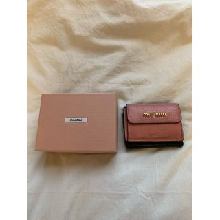 ミュウミュウ(miumiu)のmiu miu ミュウミュウ ミニ財布 ギャランティーカードあり(財布)