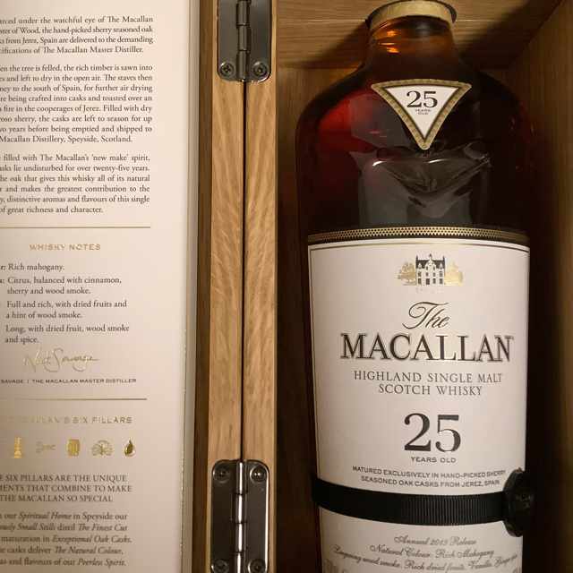 マッカラン25年 The MACALLAN SINGLE MALT 25 食品/飲料/酒の酒(ウイスキー)の商品写真