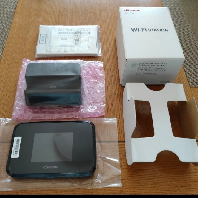 docomo WiFistation SH-05L スマホ/家電/カメラのスマホ/家電/カメラ その他(その他)の商品写真