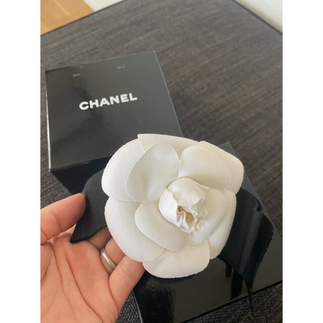 CHANEL シャネル☆新品同様 ココマーク カメリア ブローチ ホワイト-