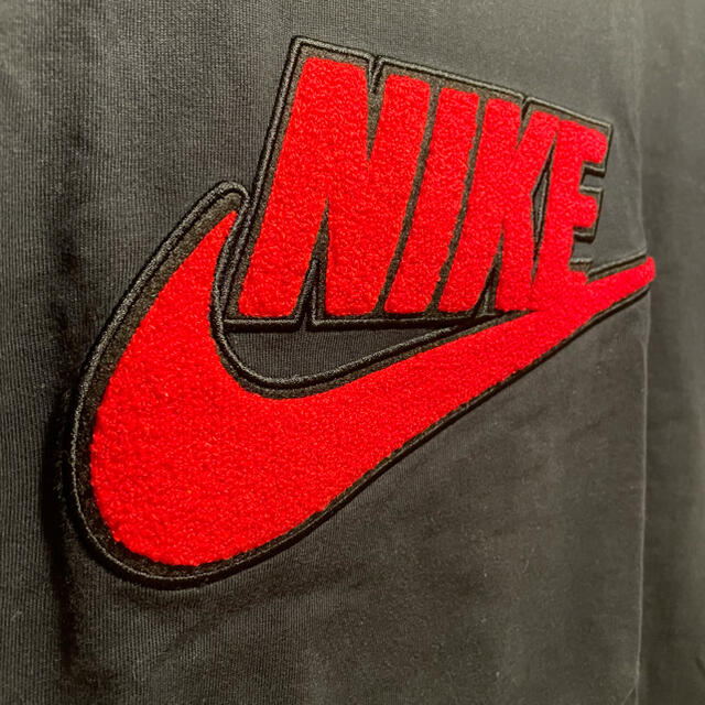 NIKE(ナイキ)のNIKE ナイキ Tシャツ スウッシュ ロゴ ブラック レッド ブルズ bred メンズのトップス(Tシャツ/カットソー(半袖/袖なし))の商品写真