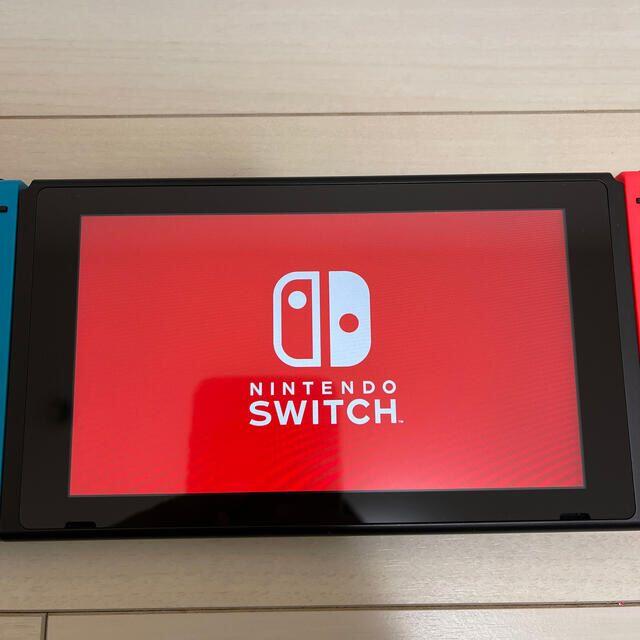 Nintendo Switch(ニンテンドースイッチ)の【新型・美品・欠品無し】NINTENDO SWITCH 本体+専用ケース付き エンタメ/ホビーのゲームソフト/ゲーム機本体(家庭用ゲーム機本体)の商品写真