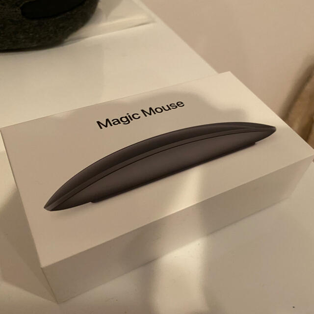 Apple(アップル)の【送料込】Apple Magic Mouse 2 Space grey スマホ/家電/カメラのPC/タブレット(PC周辺機器)の商品写真