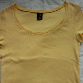 ベビーギャップ(babyGAP)のGap 黄色 半袖 Uﾈｯｸ Tｼｬﾂ 🔷送料込(Tシャツ(半袖/袖なし))
