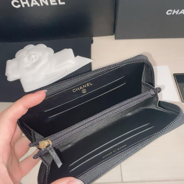 CHANEL(シャネル)のCHANEL レア ミディアム レディースのファッション小物(財布)の商品写真