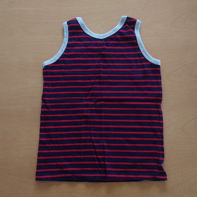 UNIQLO(ユニクロ)のユニクロ100 タンクトップ キッズ/ベビー/マタニティのキッズ服男の子用(90cm~)(Tシャツ/カットソー)の商品写真