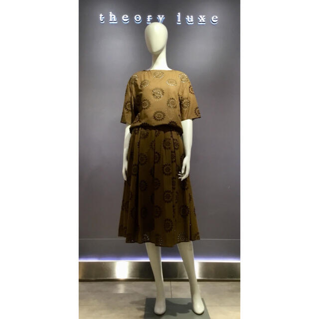 Theory luxe(セオリーリュクス)のTheory luxe アイレットプルオーバーブラウス レディースのトップス(シャツ/ブラウス(半袖/袖なし))の商品写真