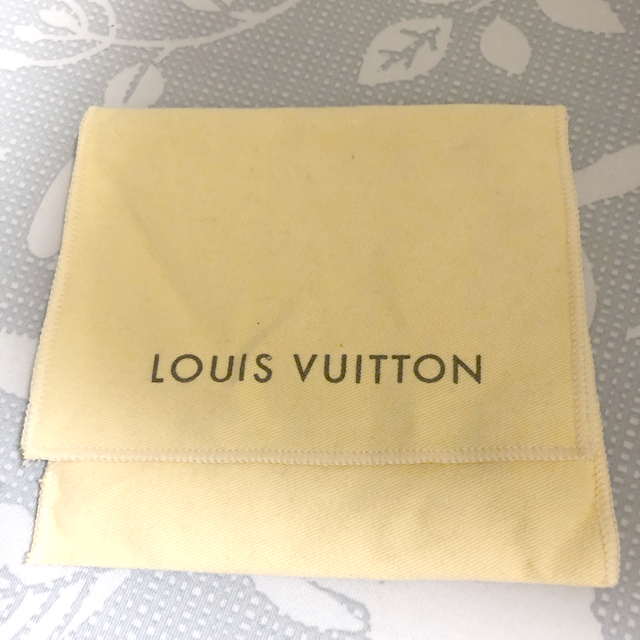 LOUIS VUITTON(ルイヴィトン)のルイヴィトン　二つ折り財布 レディースのファッション小物(財布)の商品写真