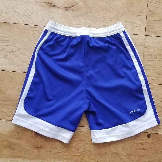 adidas(アディダス)のadidas パンツ100 キッズ/ベビー/マタニティのキッズ服男の子用(90cm~)(パンツ/スパッツ)の商品写真